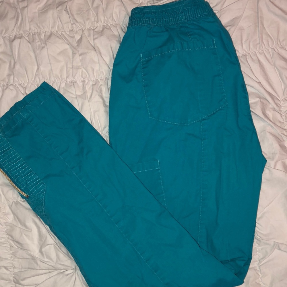 Jaanuu scrub bottom